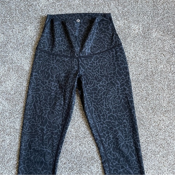 Lululemon Wunder Under Pant Sz 6 *Full-On Luxtreme (Roll Down) - Picture 5 of 8